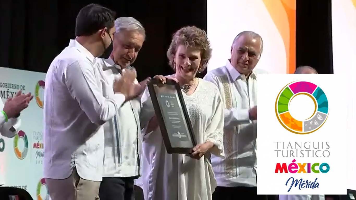 Adair Margo received the Promotora of the Year from Mexican President Manuel Lopez Obrador